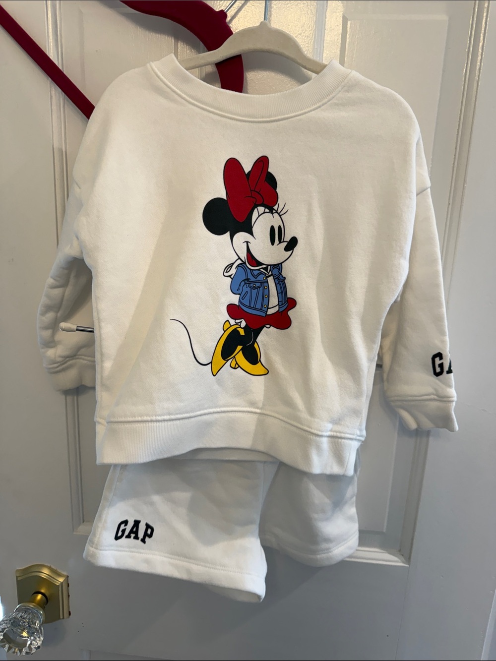 GAP White Minnie Mouse Crewneck Sweatshirt with Colorful Graphic